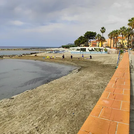 Piano Terra Vicino Al Mare 펜션 리바 리구레